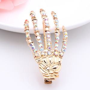 時尚鬼魅魅力 艾佳飾品骷髏手骨發夾，打造個性發型新潮流